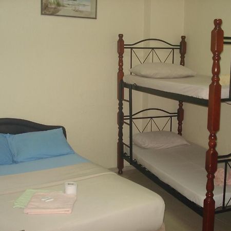 קואלה לומפור Casavilla Travellers Lodge חדר תמונה