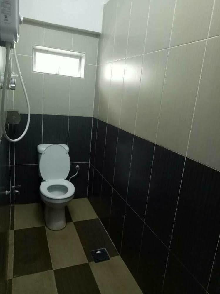 קואלה לומפור Casavilla Travellers Lodge מראה חיצוני תמונה